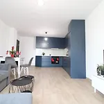 Апартаменты Modern 1br Center Parking