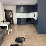 Modern 1br Center Parking *
