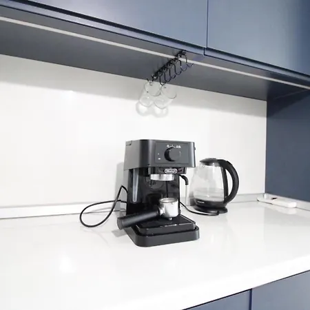 Modern 1br Center Parking Апартаменты