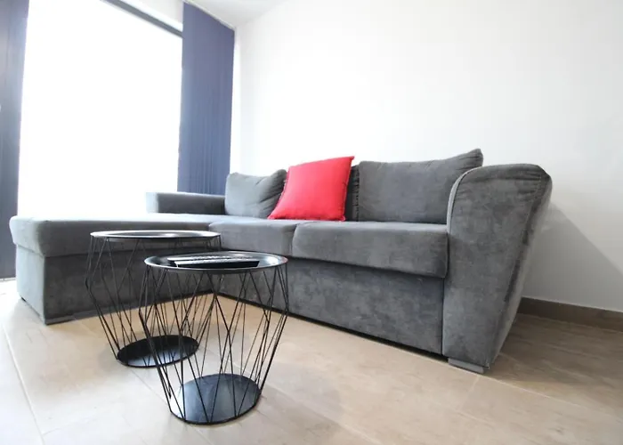 Modern 1br Center Parking Daire Filibe